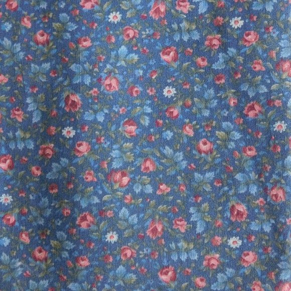 2/$8 Fabric 1 Yard Peter Pan Small Scale Overall Floral Roses on Blue 45 Wide - Picture 1 of 3
